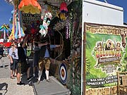 Dschungel Bogenschießen auf dem Herbstfest Rosenheim 2022 (©Foto: Martin Schmitz)